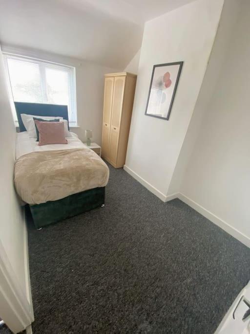 3-Bed Home From Home, Sleeps 6, Great For Contractors, Close To Gulliver'S Valley Theme Park, Free Parking, Hot Tub, Couple Retreat Sheffield Extérieur photo