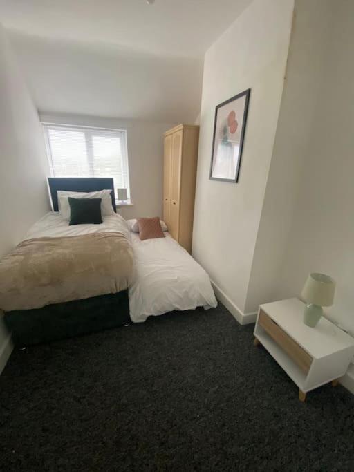 3-Bed Home From Home, Sleeps 6, Great For Contractors, Close To Gulliver'S Valley Theme Park, Free Parking, Hot Tub, Couple Retreat Sheffield Extérieur photo