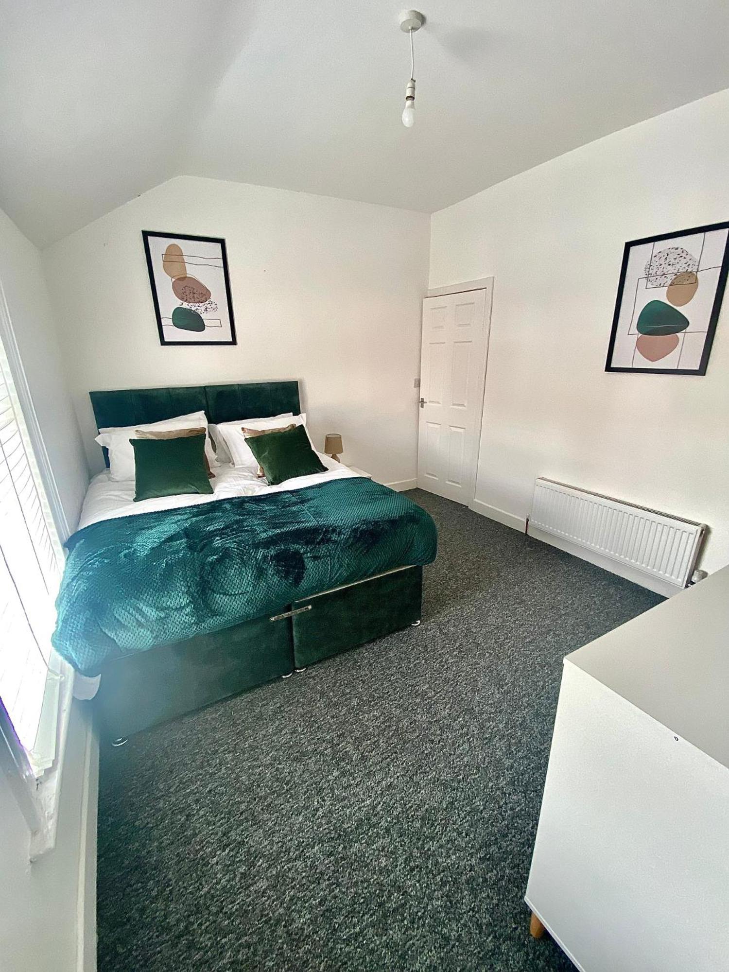 3-Bed Home From Home, Sleeps 6, Great For Contractors, Close To Gulliver'S Valley Theme Park, Free Parking, Hot Tub, Couple Retreat Sheffield Extérieur photo