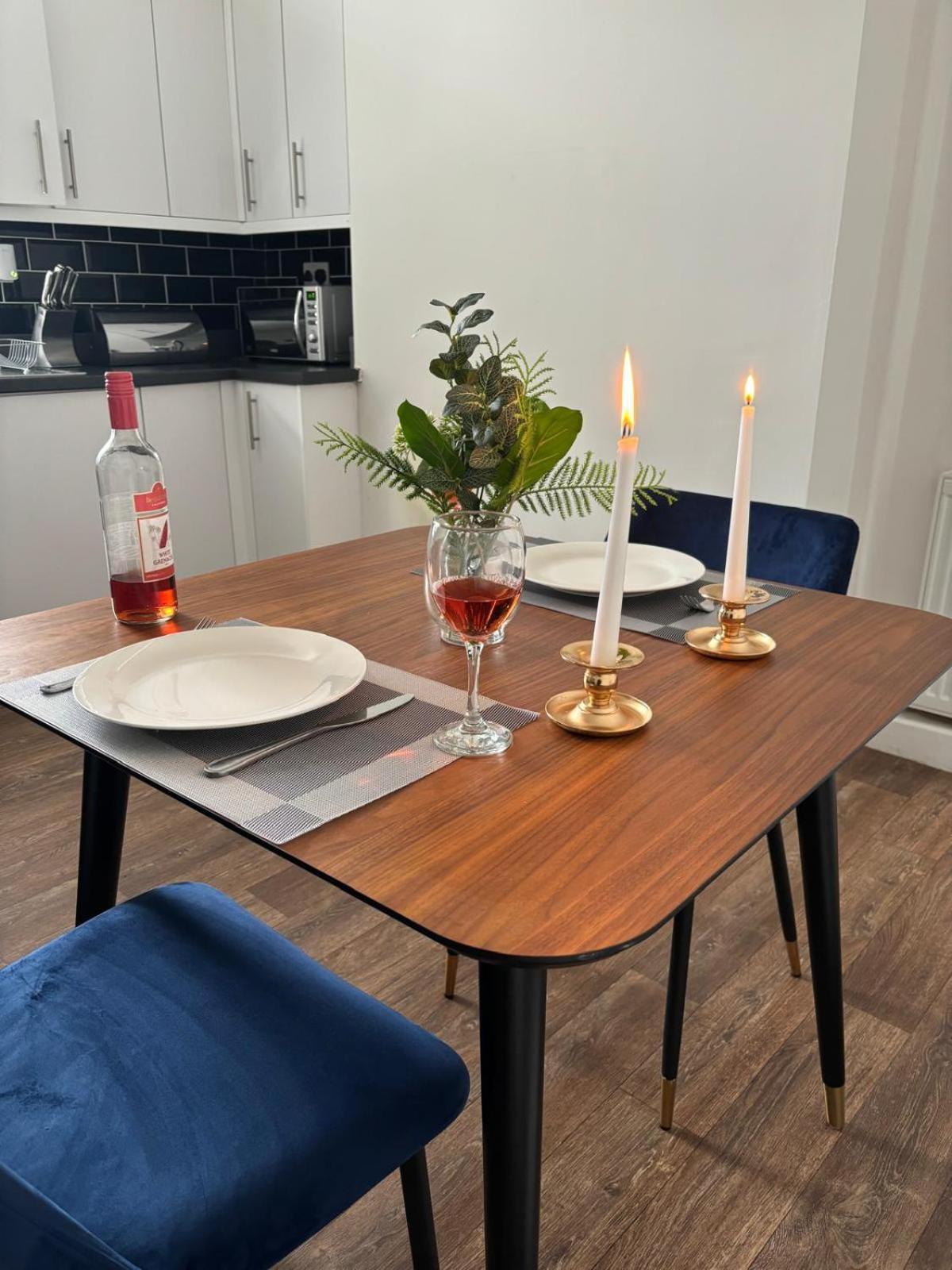 3-Bed Home From Home, Sleeps 6, Great For Contractors, Close To Gulliver'S Valley Theme Park, Free Parking, Hot Tub, Couple Retreat Sheffield Extérieur photo