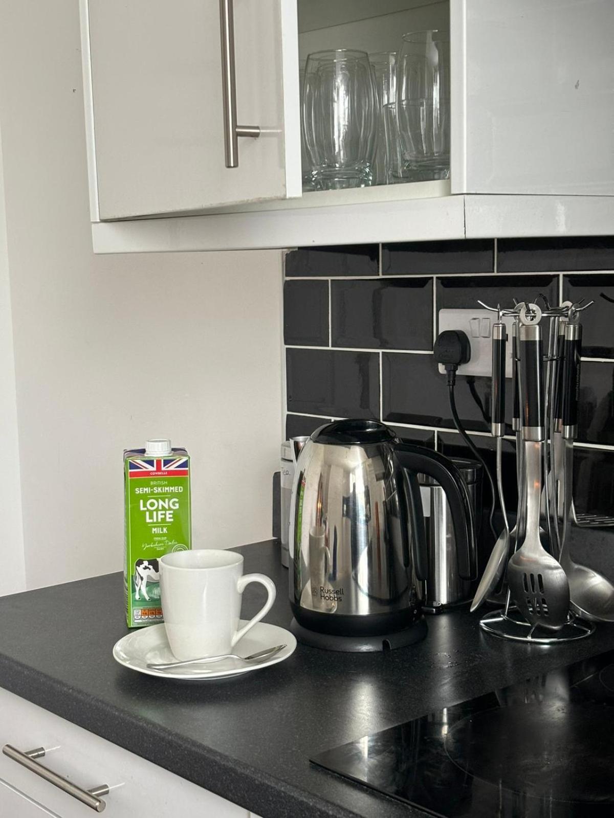 3-Bed Home From Home, Sleeps 6, Great For Contractors, Close To Gulliver'S Valley Theme Park, Free Parking, Hot Tub, Couple Retreat Sheffield Extérieur photo
